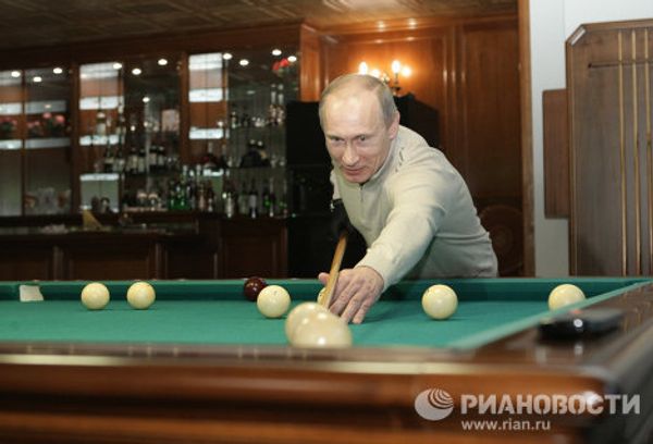Informal meeting between Medvedev and Putin Informal meeting between Medvedev and Putin - Sputnik International