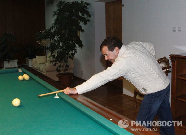 Informal meeting between Medvedev and Putin Informal meeting between Medvedev and Putin - Sputnik International