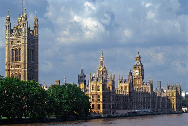Alleged Russian spy agrees to meet embassy consul in London Alleged Russian spy agrees to meet embassy consul in London - Sputnik International