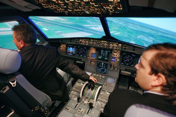 On average, Russia’s state-run training system produces 650 pilots over a course of three to five years, not enough to satisfy demand. - Sputnik International