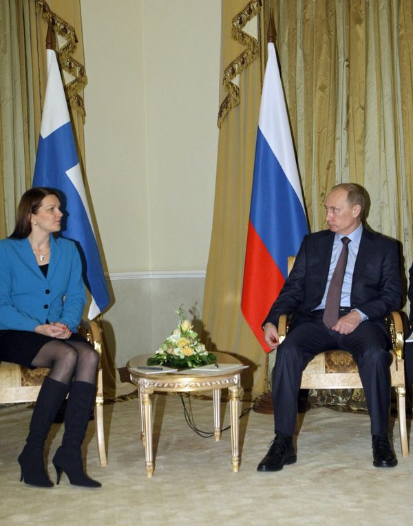 The signing ceremony for the deal was attended by Russian Prime Minister Vladimir Putin and his Finnish counterpart Mari Kivinieni. - Sputnik International