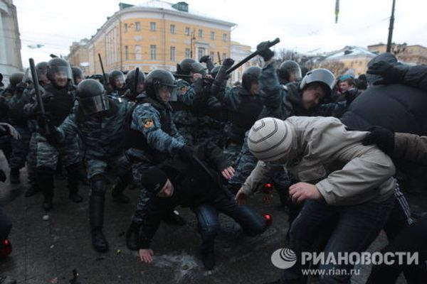 Moscow police clash with protestors of Spartak Moscow fan death - Sputnik International