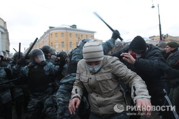 Moscow police clash with protestors of Spartak Moscow fan death - Sputnik International