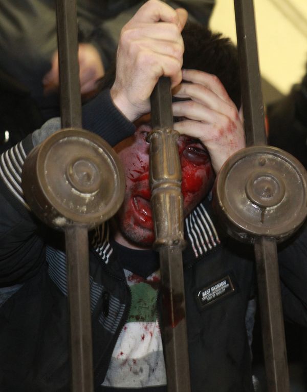 One dead, 29 hospitalized as football fans clash with police in Moscow - Sputnik International