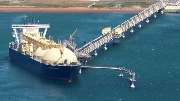   LNG plant in Russian Far East - Sputnik International