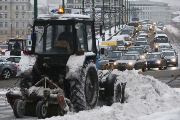Snowfall impedes traffic in Russian capital - Sputnik International