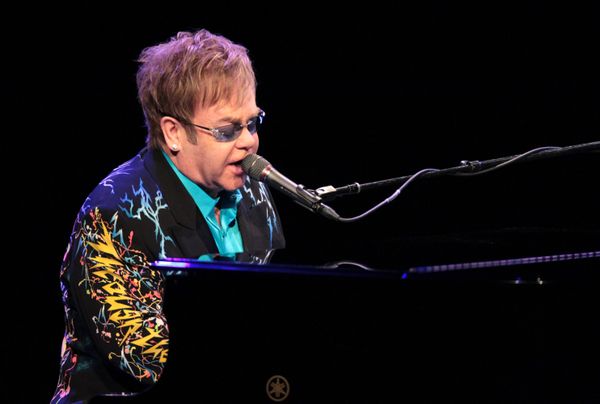 Elton John - Sputnik International