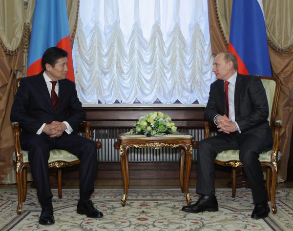 Sukhbaataryn Batbold and Vladimir Putin - Sputnik International