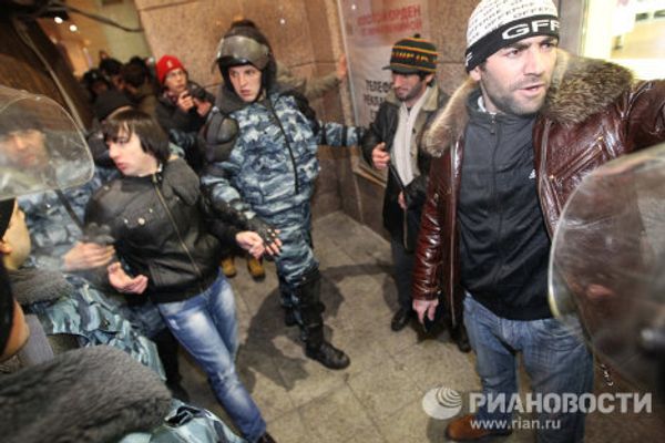 Moscow police prevent new race-hate riots  - Sputnik International