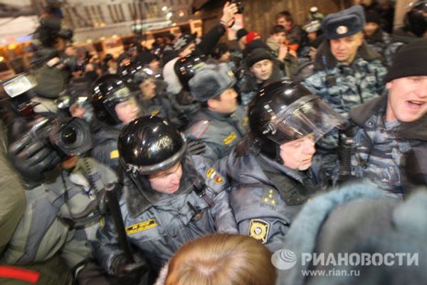 Moscow police prevent new race-hate riots  - Sputnik International