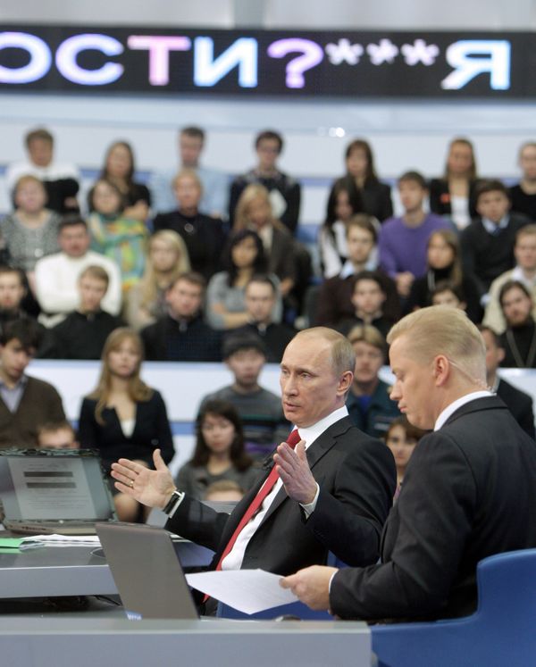 Putin says no plans to restrict Russians' right to protest Putin says no plans to restrict Russians' right to protest - Sputnik International