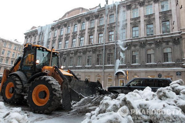 St. Petersburg is buried under snow  - Sputnik International
