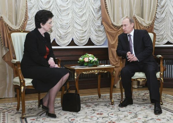 Russian Prime Minister Vladimir Putin and leading Georgian opposition figure Nino Burdzhanadze Russian Prime Minister Vladimir Putin and leading Georgian opposition figure Nino Burdzhanadze - Sputnik International