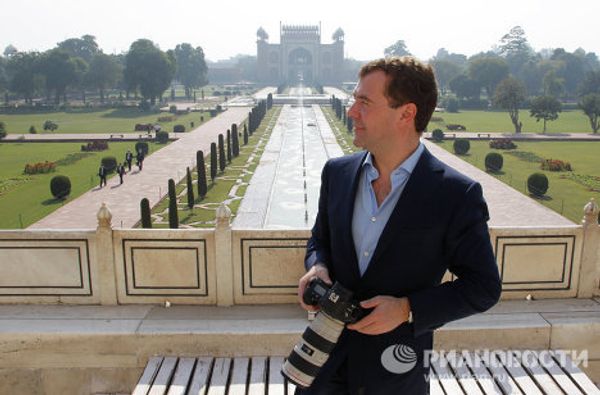 Dmitry Medvedev at Taj Mahal and Bollywood  - Sputnik International