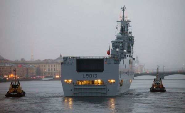 Mistral-class helicopter carrier - Sputnik International