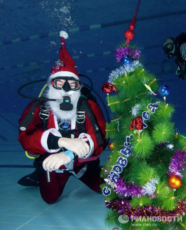 Celebrating New Year’s Eve underwater Celebrating New Year’s Eve underwater - Sputnik International