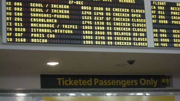 The governors of New York and New Jersey have agreed to impose a mandatory 21-day quarantine for individuals arriving at JFK and Newark Liberty International airports from Ebola-hit countries. - Sputnik International