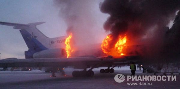 Tupolev Tu-154 passenger jet catches fire at Surgut airport  - Sputnik International