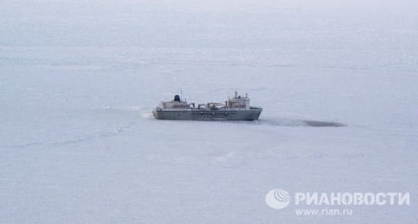 Icebreakers rescue ships trapped in the Sea of Okhotsk Icebreakers rescue ships trapped in the Sea of Okhotsk - Sputnik International