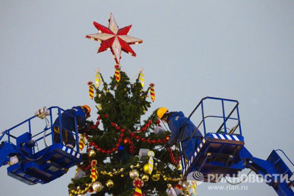 Decorations come down in Moscow Decorations come down in Moscow - Sputnik International