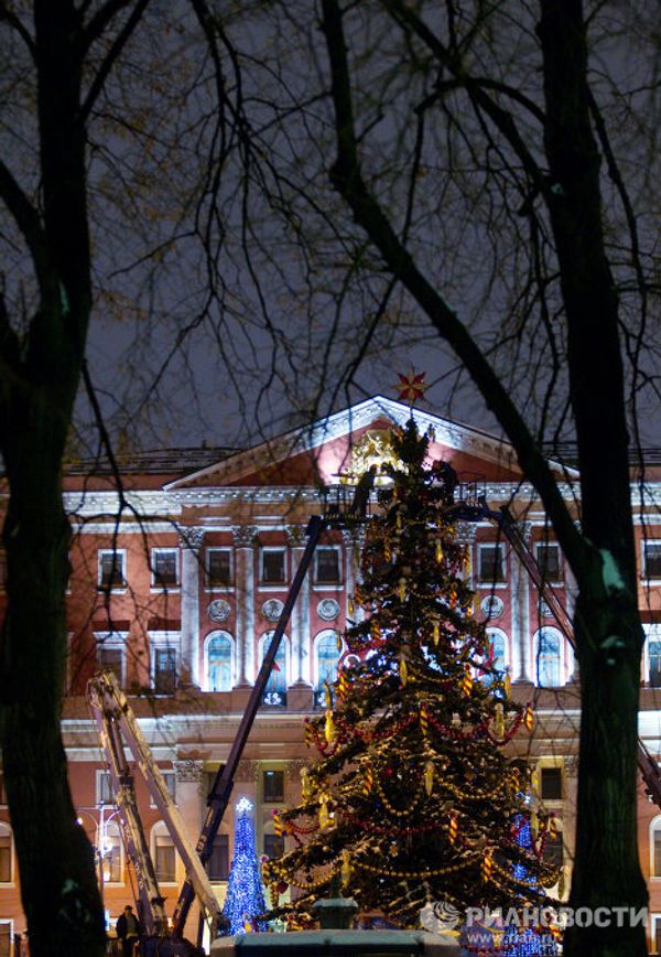 Decorations come down in Moscow Decorations come down in Moscow - Sputnik International