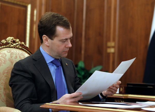 Dmitry Medvedev - Sputnik International