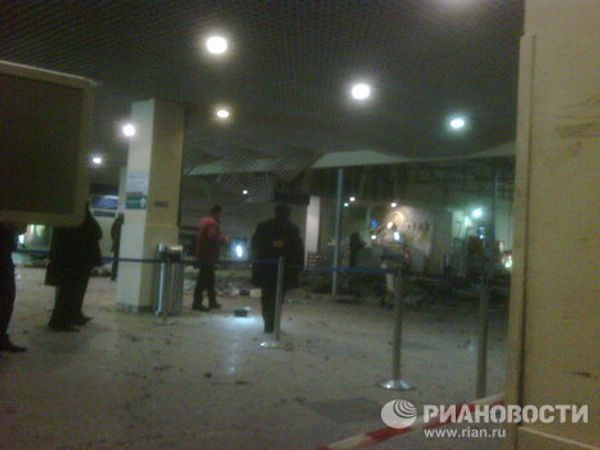 Deadly blast at Domodedovo Airport: Shock, pain and compassion - Sputnik International