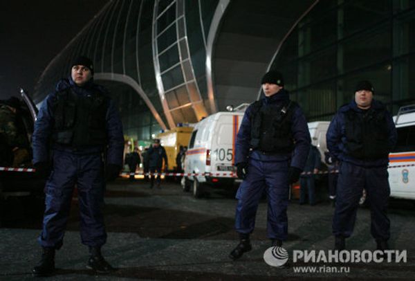 Deadly blast at Domodedovo Airport: Shock, pain and compassion - Sputnik International