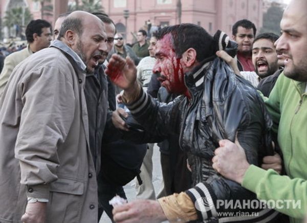 Mass clashes between pro- and anti-Mubarak protesters in Cairo   - Sputnik International