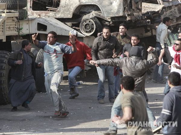 Mass clashes between pro- and anti-Mubarak protesters in Cairo   - Sputnik International