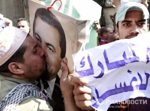 Mass clashes between pro- and anti-Mubarak protesters in Cairo   - Sputnik International