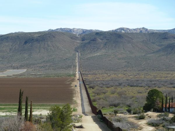 U.S.-Mexican border: 3,000 km of chaos - Sputnik International