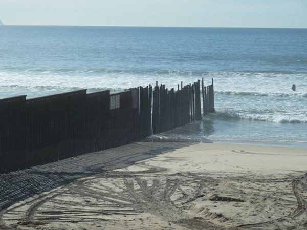 US-Mexican border: 3,000 km of chaos US-Mexican border: 3,000 km of chaos - Sputnik International