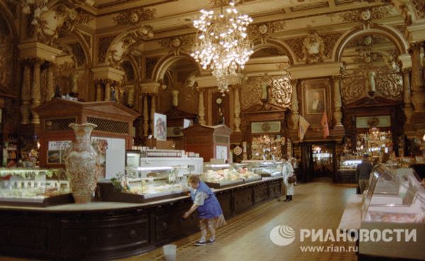 Yeliseyev grocery store: A luxurious food temple Yeliseyev grocery store: A luxurious food temple - Sputnik International