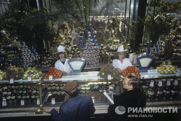 Yeliseyev grocery store: A luxurious food temple Yeliseyev grocery store: A luxurious food temple - Sputnik International