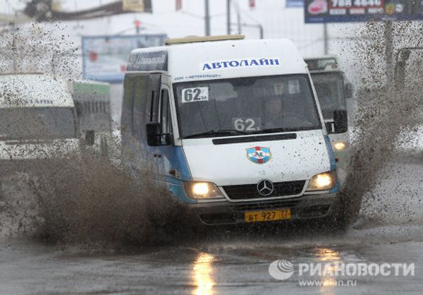 Snowdrifts and puddles take over Moscow - Sputnik International