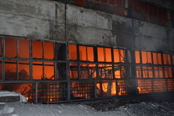Urals depot fire death toll rises to 12 Urals depot fire death toll rises to 12 - Sputnik International