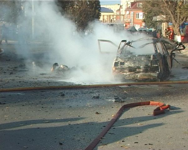 The car was stopped for inspection by security guards as it was driving towards the scene of the previous explosion. - Sputnik International