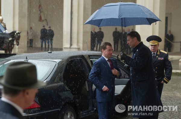 Dmitry and Svetlana Medvedev meet with Italy’s first couple Dmitry and Svetlana Medvedev meet with Italy’s first couple - Sputnik International