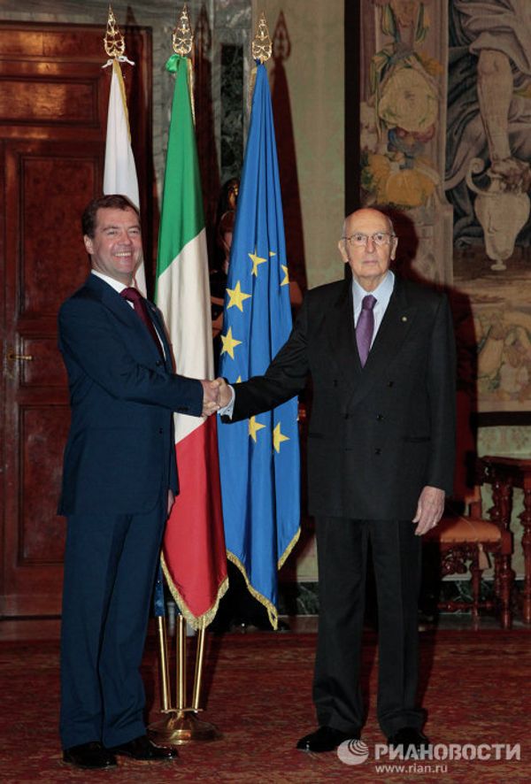 Dmitry and Svetlana Medvedev meet with Italy’s first couple Dmitry and Svetlana Medvedev meet with Italy’s first couple - Sputnik International