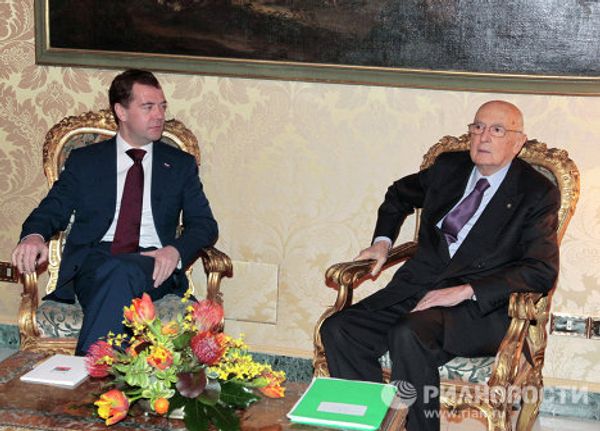 Dmitry and Svetlana Medvedev meet with Italy’s first couple Dmitry and Svetlana Medvedev meet with Italy’s first couple - Sputnik International