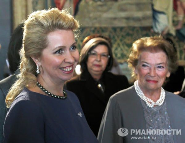 Dmitry and Svetlana Medvedev meet with Italy’s first couple Dmitry and Svetlana Medvedev meet with Italy’s first couple - Sputnik International