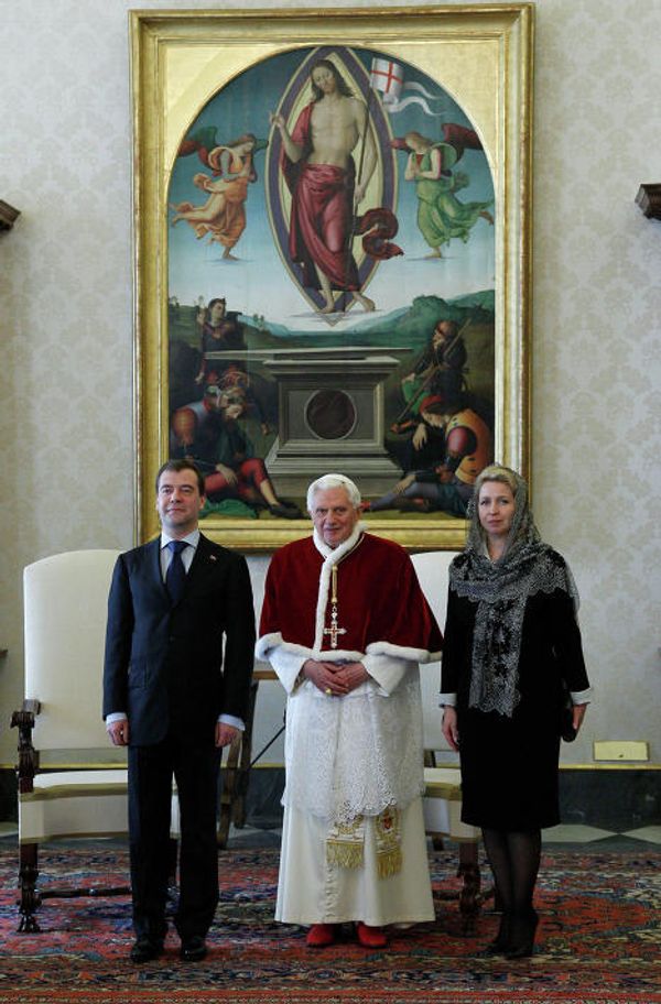 President Medvedev meets with Pope and Berlusconi in Rome - Sputnik International