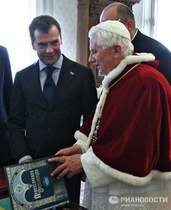 President Medvedev meets with Pope and Berlusconi in Rome - Sputnik International