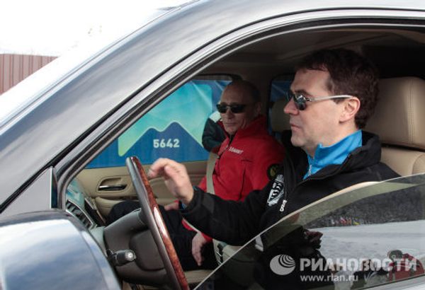 Medvedev and Putin visit Rosa Khutor Alpine Ski Center - Sputnik International