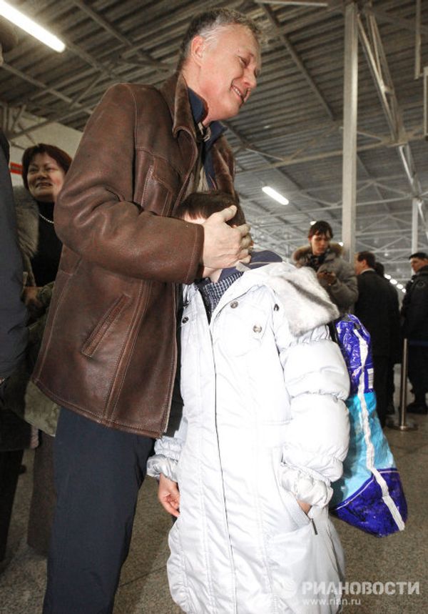 Russian evacuees arrive in Moscow from Libya - Sputnik International