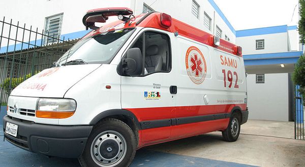 At least nine people died and 15 injured after two vehicles collided and fell into the water in Brazil. At least nine people died and 15 injured after two vehicles collided and fell into the water in Brazil. - Sputnik International