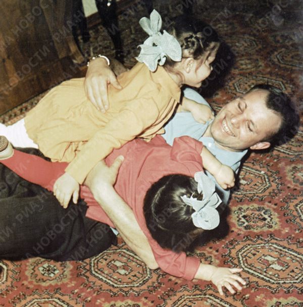 Yury Gagarin: Life of the First Man in Space in Pictures - Sputnik International