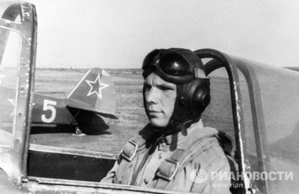 Yury Gagarin: Life of the First Man in Space in Pictures - Sputnik International