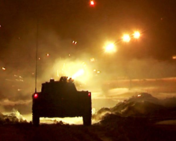 Paratroopers repel “enemy” advance with support from BMDs and MiGs  - Sputnik International